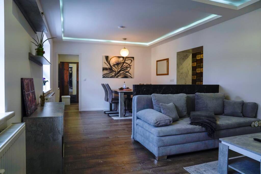 Ht Appartement Nr 2 Greppin Exteriér fotografie